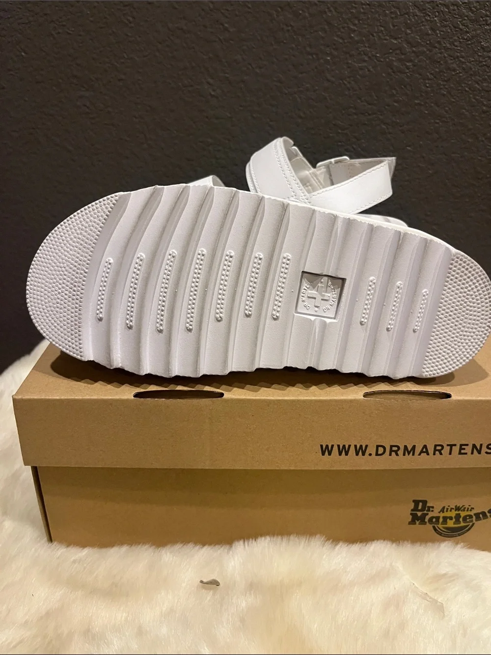 New Dr. Martens Voss mono hydro leather sandal